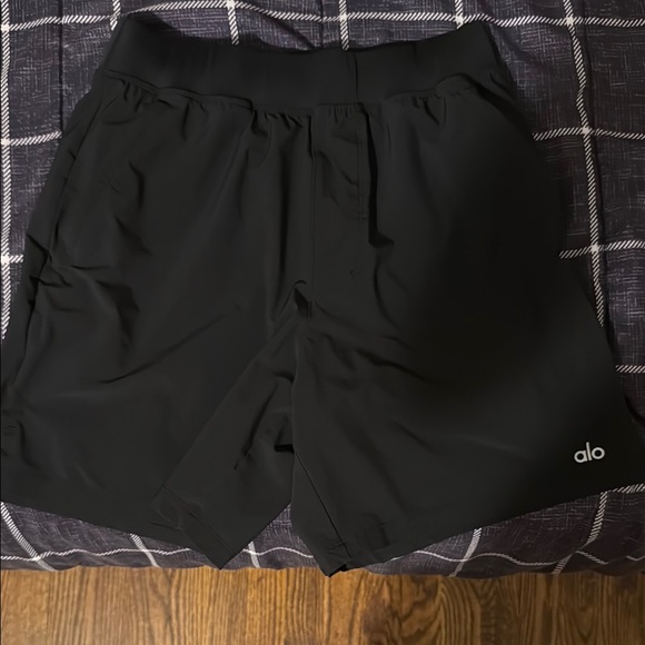 ALO Yoga Men's Black Performance Shorts